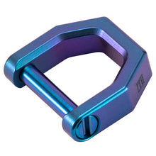 Cargar imagen en el visor de la galería, MecArmy CH2 Titanium D shape key ring | three different sizes and colors