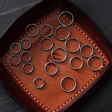 Cargar imagen en el visor de la galería, CH8 Titanium Keyring Kit | 18pcs Keychain Ring and Three Different Sizes