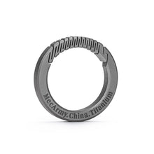 Cargar imagen en el visor de la galería, CH9/CH10 Titanium Circle Carabiner Keychain | Quick Release Spring Keyring