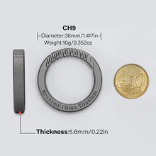 Cargar imagen en el visor de la galería, CH9/CH10 Titanium Circle Carabiner Keychain | Quick Release Spring Keyring